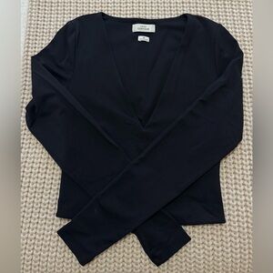 Aritzia Babaton Countour Deep V long sleeve - size XS